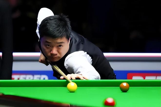 云南玉昆祝贺铜梁龙冲超：对从业余联赛起步的艰辛感同身受