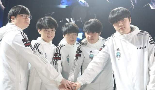 篮球火箭球员连续三场抢断上双