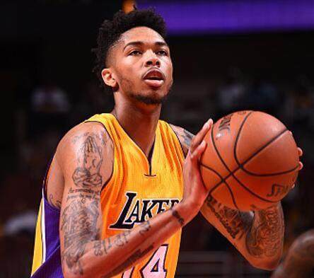 努诺：下半场我们掌控了比赛，甚至有机会从曼联主场带走三分